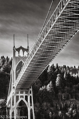 B&W of St Johns Bridge