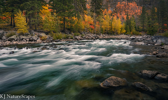 A blaze of colors on the Wenatchee