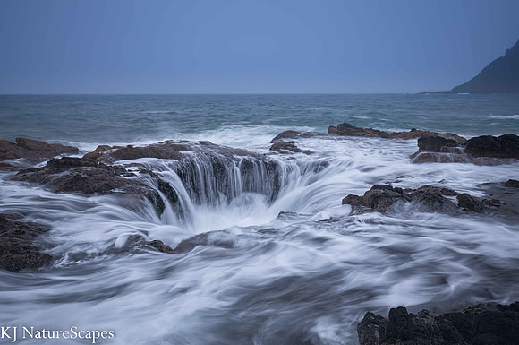 Thor's Well - Closeup