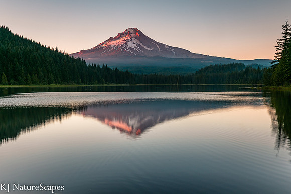 Alpenglow on Mt Hood