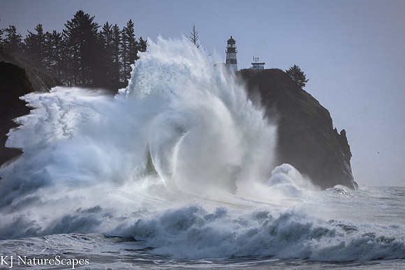 King Tide Wave at Cape Disappointment